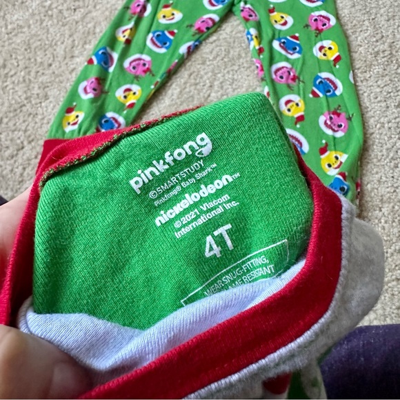 3/$25 Pink Fong Christmas Baby Shark Pajamas - Picture 5 of 5